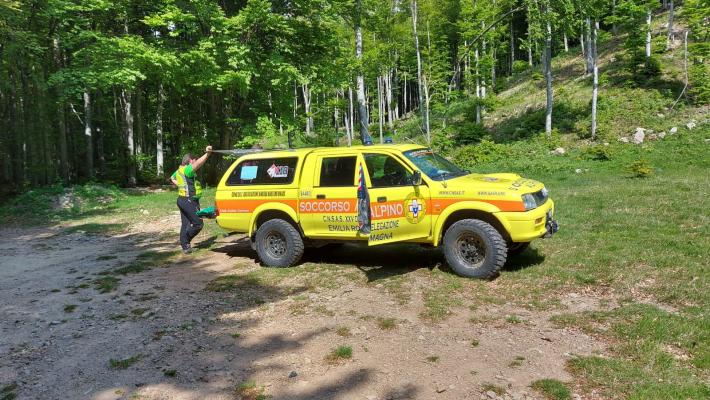 Perde l'orientamento nei boschi e finisce in una zona impervia: 78enne raggiunto dal Soccorso Alpino nel Borgotarese