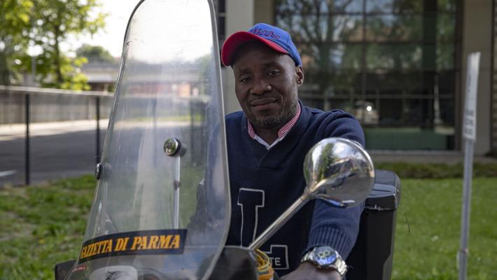 Il portafogli smarrito riconsegnato dal fattorino della Gazzetta