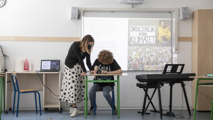Esami di terza media: ecologia, razzismo, diritti delle donne. E note di Bob Dylan e Pink Floyd