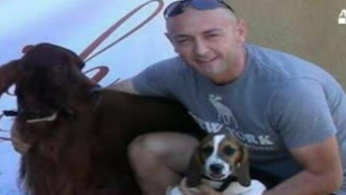 Cerca di salvare il cane e precipita in dirupo 