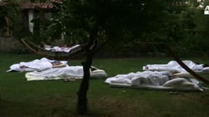 Scossa nel Mar Egeo, letti improvvisati fuori dai resort Video