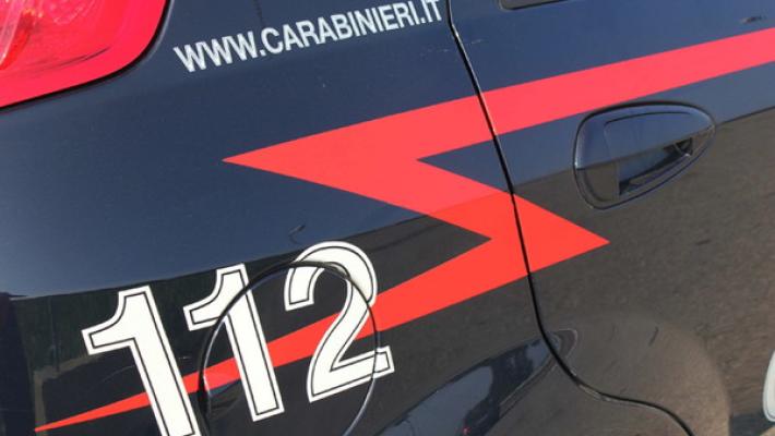 Uccide la propria figlia 16enne e un uomo nel Foggiano