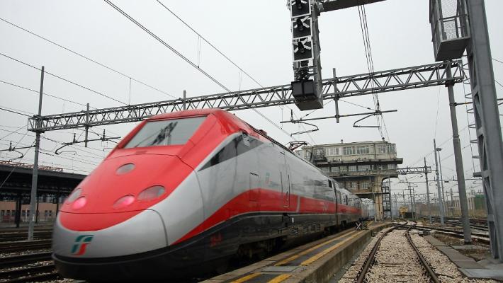 L'Alta velocit&agrave; si ferma a Firenze, Italia divisa in due