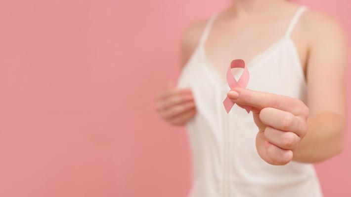 Rischio cancro al seno, prime econografie a 25 anni