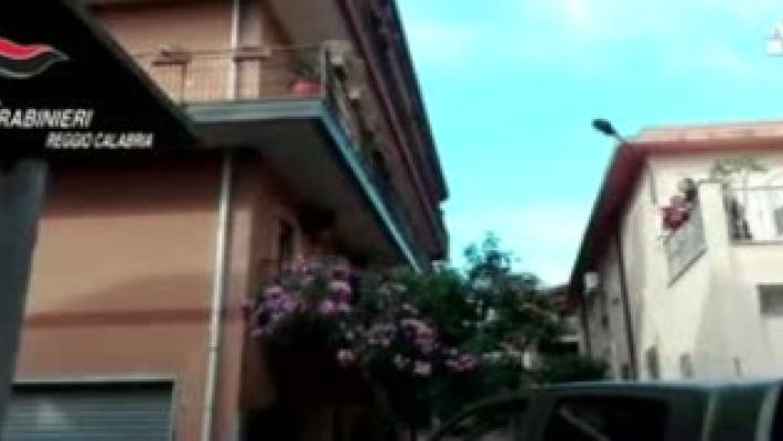 Scoperto nel bunker costruito in casa: arrestato pericoloso latitante 