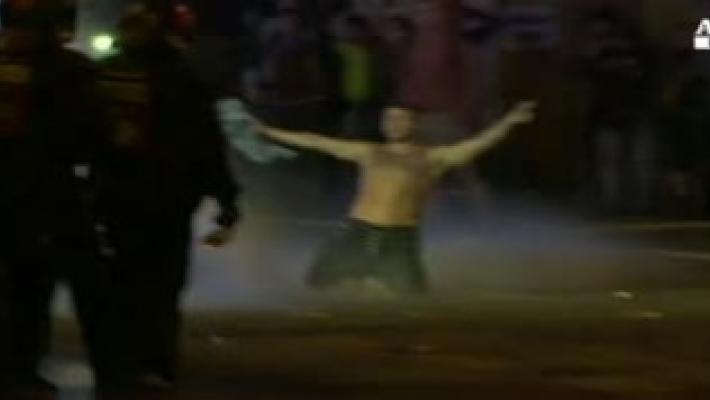 Guerriglia ad Amburgo, le immagini della terza notte