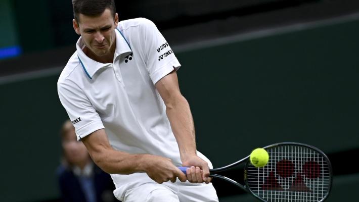  Sorpresa a Wimbledon, Hurkacz fa fuori Medvedev e trova Federer nei quarti