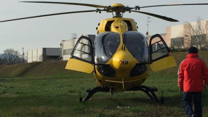 Incidente sul lavoro a Basilicagoiano: un ferito grave 