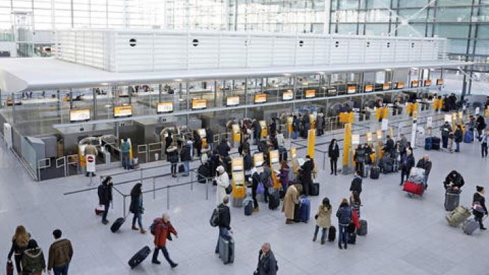 Aeroporti, da oggi via libera ai liquidi nel bagaglio a mano:  Fiumicino applica da subito le nuove regole Ue 