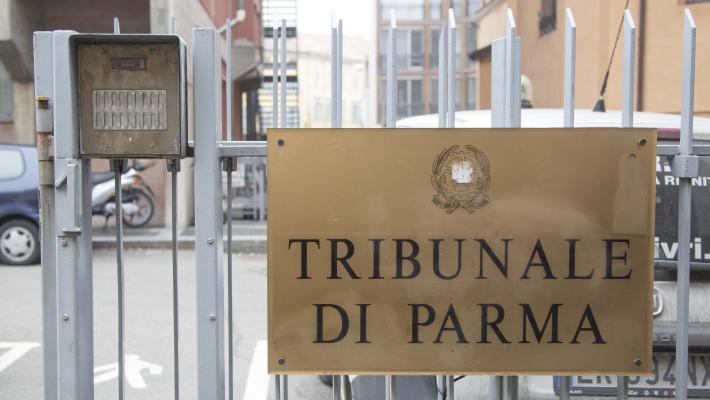 Profumeria «ripulita» per 400mila euro dalla donna delle pulizie