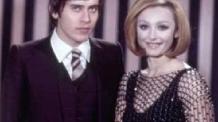 "Ci siamo salutati in dialetto romagnolo...": Gianni Morandi ricorda Raffaella Carrà nel giorno del funerale
