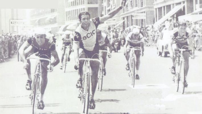 La zampata di Armani che tramort&igrave; Merckx