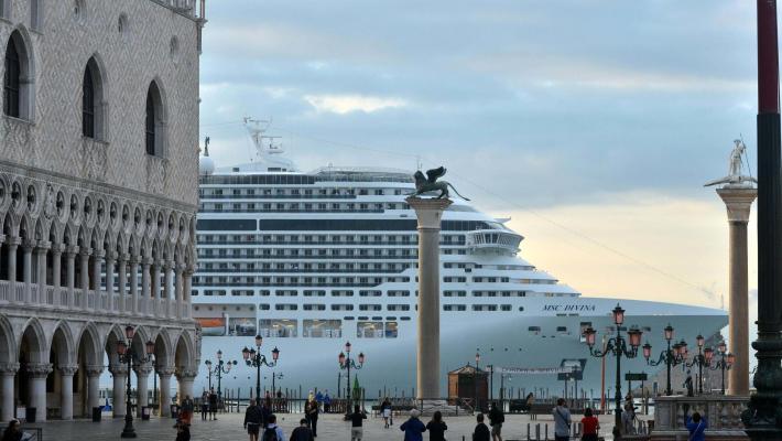 Dal 1° agosto niente più grandi navi a Venezia