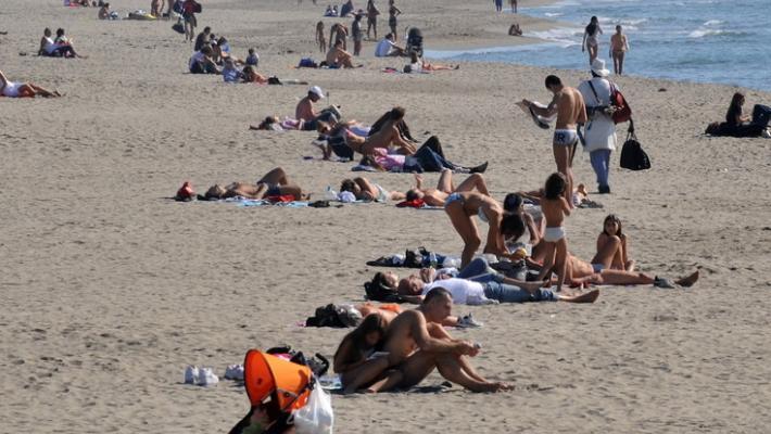 Forte Marmi chiude la spiaggia libera di notte