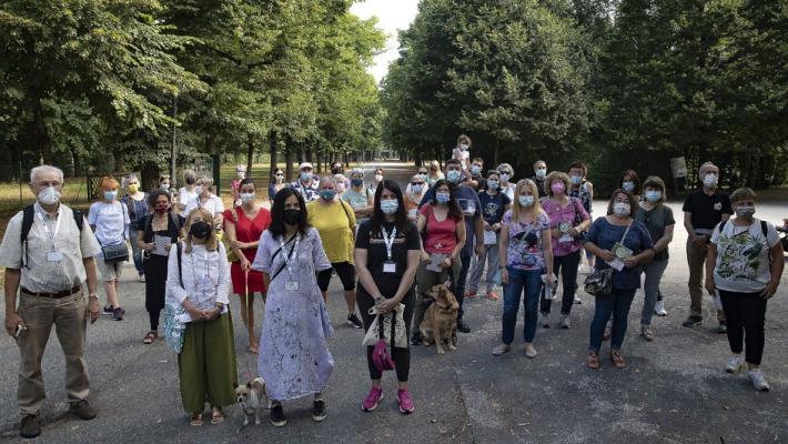 Fiori e piante che fanno bene: una passeggiata di salute con gli erboristi in Giardino