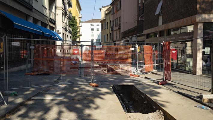 Nuovi scavi in via Verdi. Si va alla ricerca dei tubi del teleriscaldamento