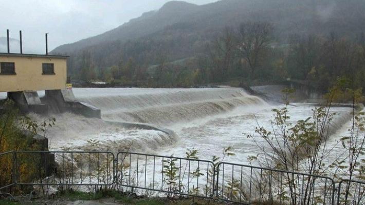 Fiume Enza, la Regione autorizza: si può continuare a prelevare acqua per irrigare