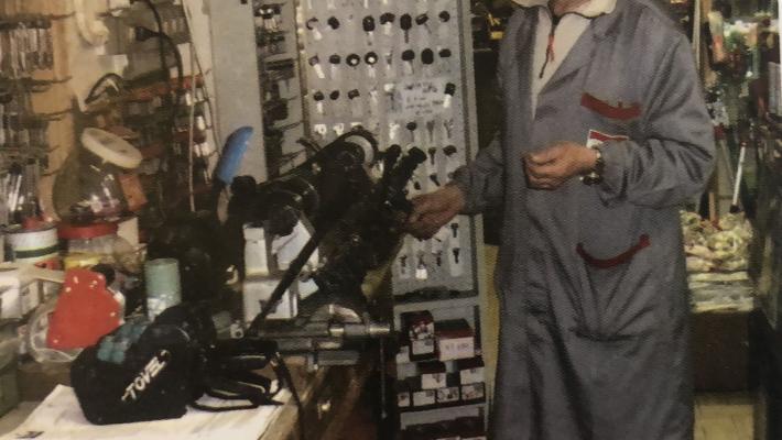 Angelo e Anna Maria in pensione dalla storica ferramenta