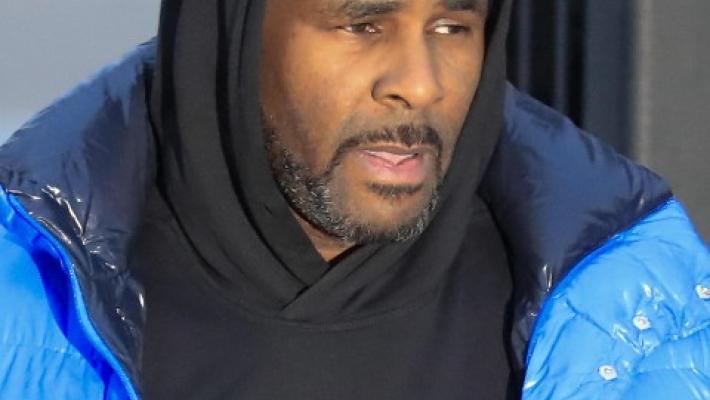 Nuove accuse al rapper R.Kelly: abusi su un ragazzo 17enne