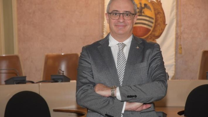 Ucciso in piazza, il gip: "Da assessore rischi alla collettività: resti ai domiciliari"