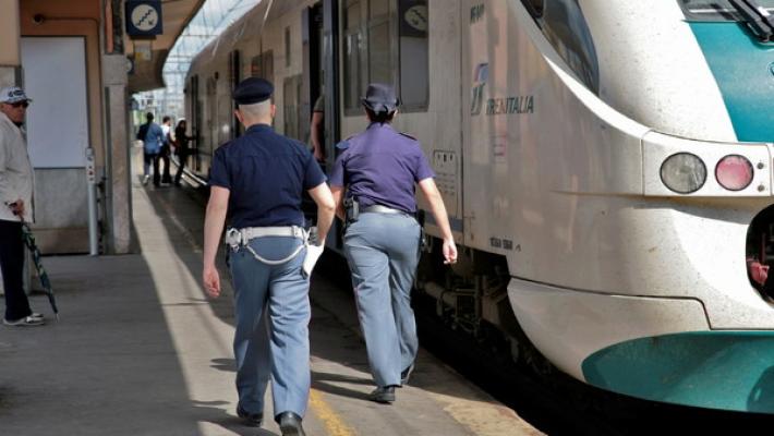 Zaino rubato a bordo treno: Polizia di Stato individua il ladro e restituisce la refurtiva