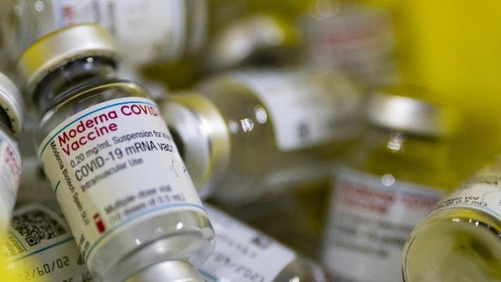Vaccini: Aifa approva Moderna per la fascia di età  12-17 