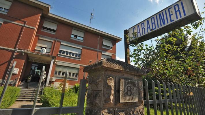 Un assistente di laboratorio palpeggiava le studentesse minorenni: ai domiciliari un 56enne di Salso