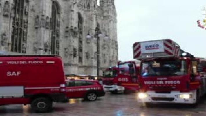 Precipita dalle terrazze del Duomo e muore