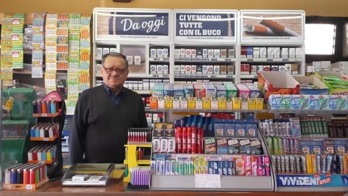 San Leonardo piange il «suo» storico tabaccaio Rino
