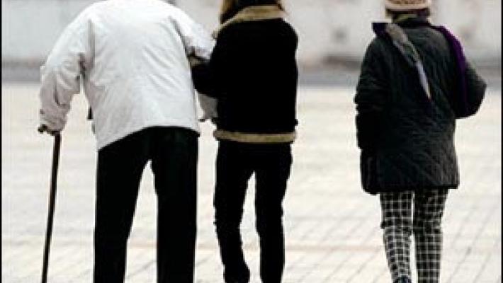 Badanti no vax? Si possono licenziare