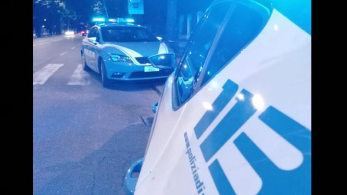 San Lazzaro, 51enne prende a pugni e calci il marito e cerca di buttarlo giù dal balcone: arrestata 