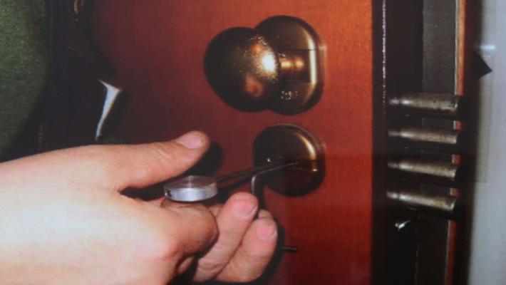 Ladri in azione con perizia scientifica: saccheggiata una villa a Ozzano Taro