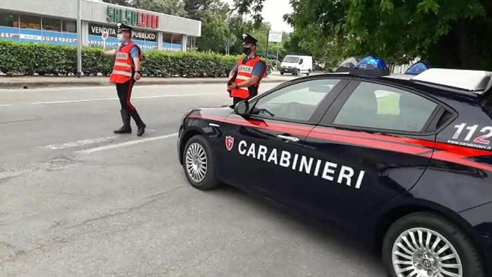 Guidavano sotto i fumi dell'alcol: segnalati alla procura una 35enne a Noceto e un 19enne a Salso