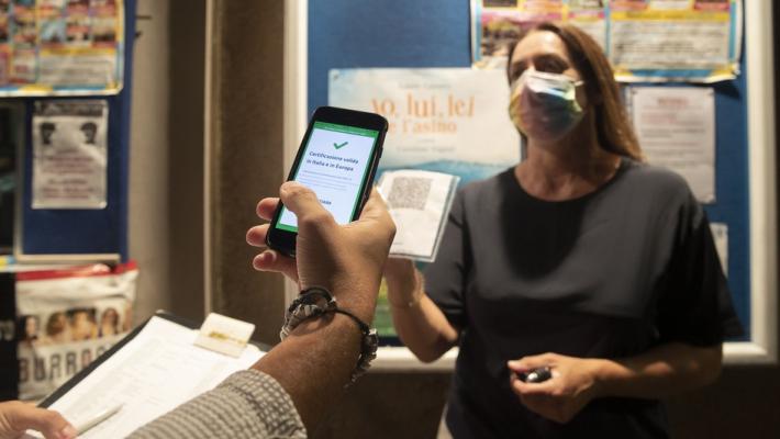 Green pass, l'odissea di chi si è ammalato all'estero
