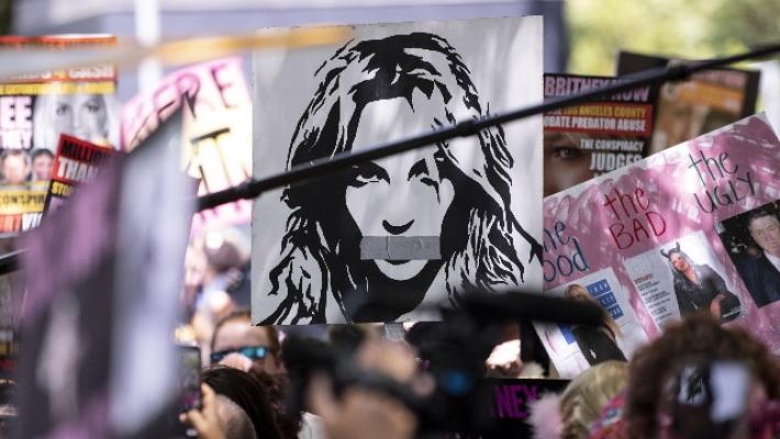 Svolta Britney Spears, il padre chiede la fine della custodia legale 