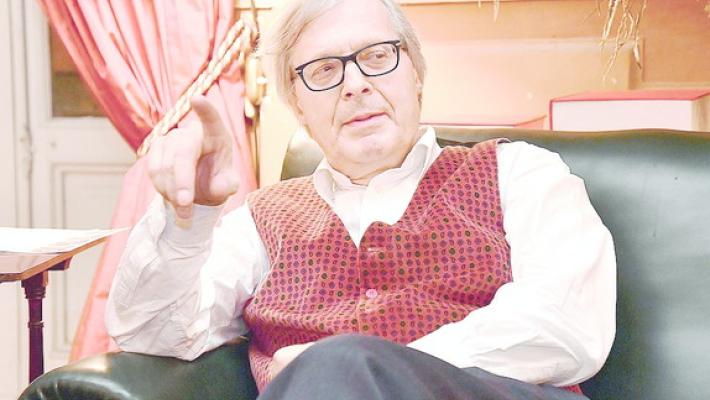 Sgarbi attacca il Verdi transgender: «E' blasfemo»