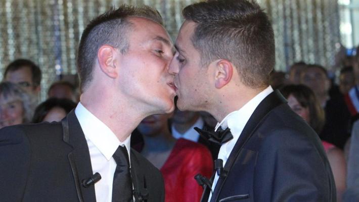 Referendum in Svizzera, verso la vittoria del s&igrave; ai matrimoni gay 