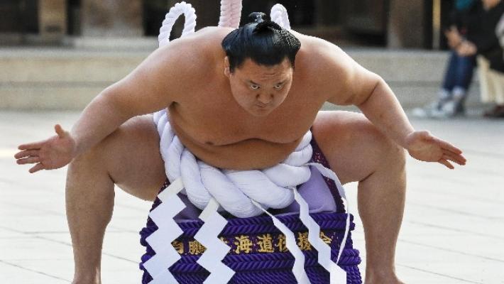 Giappone: star del sumo Hakuho verso il ritiro