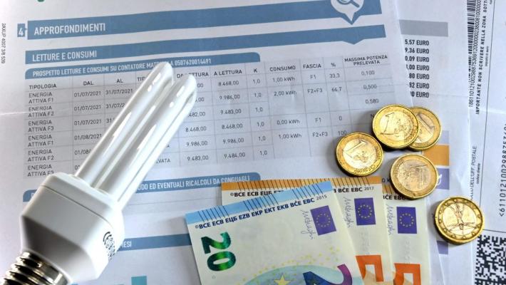 Arera: bolletta della luce in calo del 2,7% nel primo trimestre 2026 per le persone "vulnerabili"