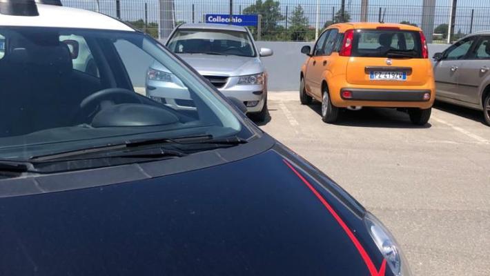 Baby gang in azione al luna park per derubare dei 13enni: denunciati per rapina 5 minorenni "terribili"