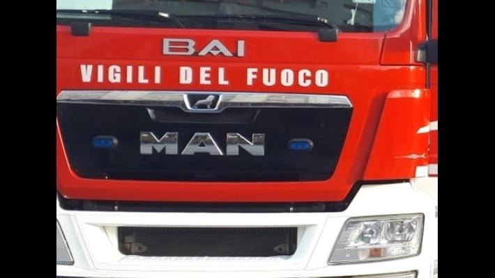 Incendi di sterpaglie, vigili del fuoco in via Resga 