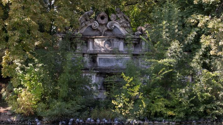Alinovi: "La fontana del Trianon  e l'isolotto saranno restaurati"