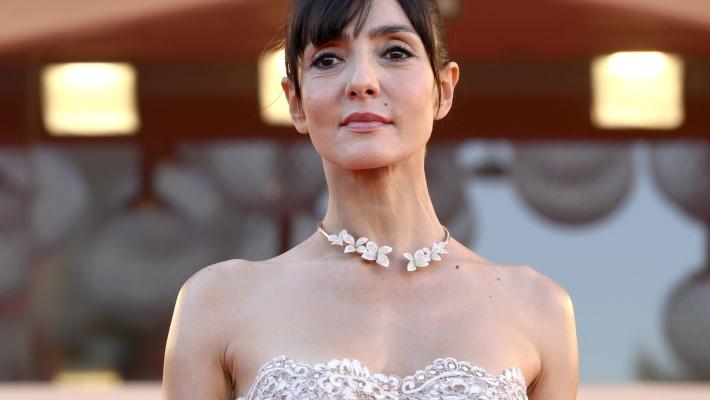 Ambra: "Grazie per il muro d'amore". E si commuove in diretta