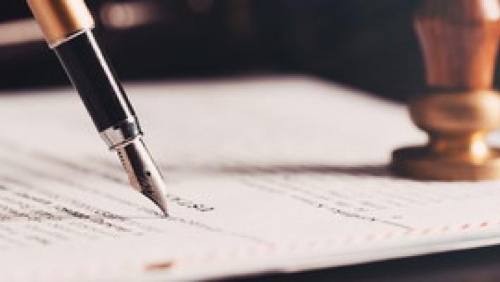 Lasciti testamentari: chi (e quando) deve pagare Irpef e Imu 