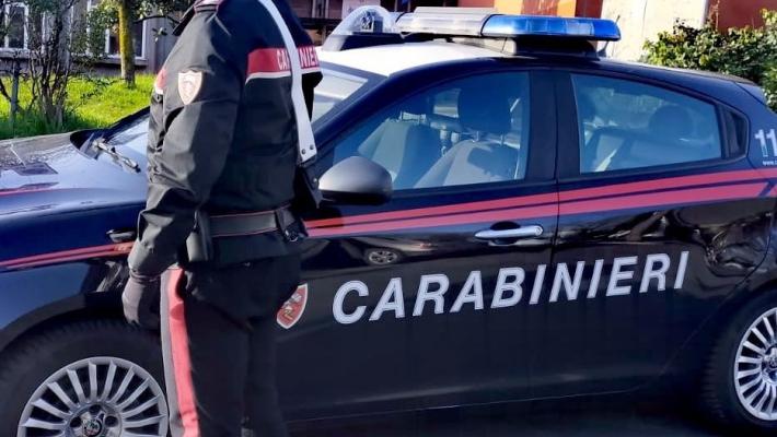I carabinieri trovano il ladro nell'armadio