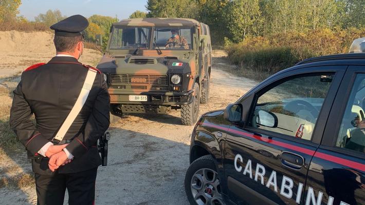 Trova una granata in soffitta, i carabinieri la fanno brillare