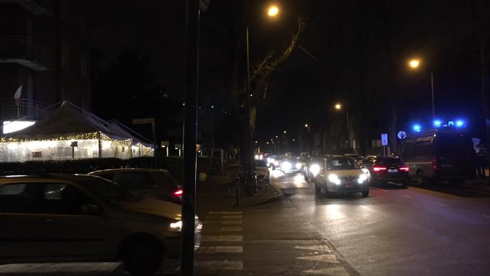 Partita blindata: la Polizia davanti al Bar Gianni in via Duca Alessandro