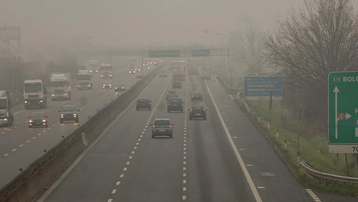 Ancora una mattinata difficile sulle strade: code in autostrada e in città