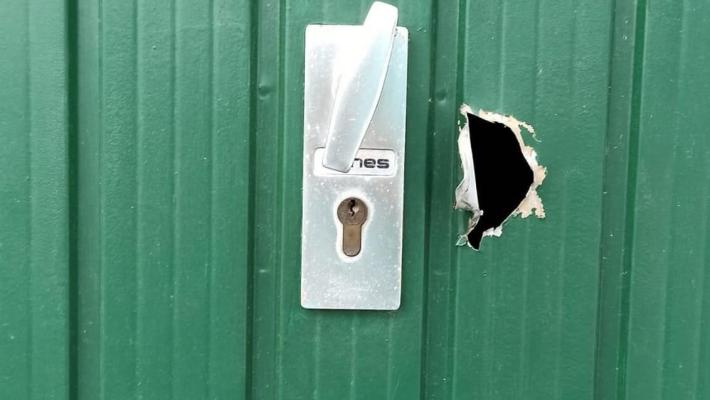 Ladri ancora in azione: presi di mira cinque garage
