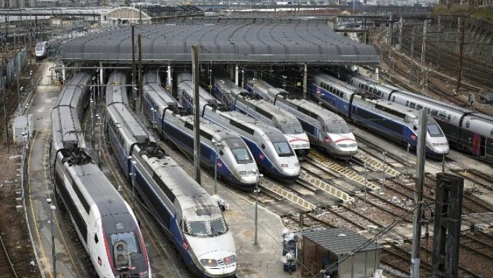 Massiccio attacco ai treni ad Alta velocità in Francia: è un sabotaggio 